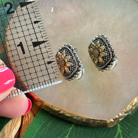 BOGO FREE Vintage JC Sunflower Earrings clip on earrings - Picture 5 of 6